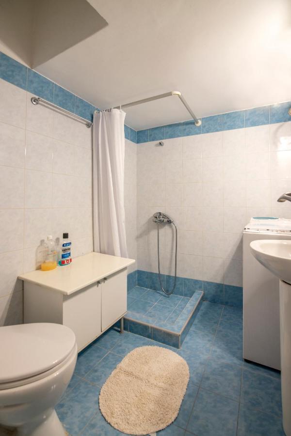 Blue & Red Apartment Athènes Extérieur photo
